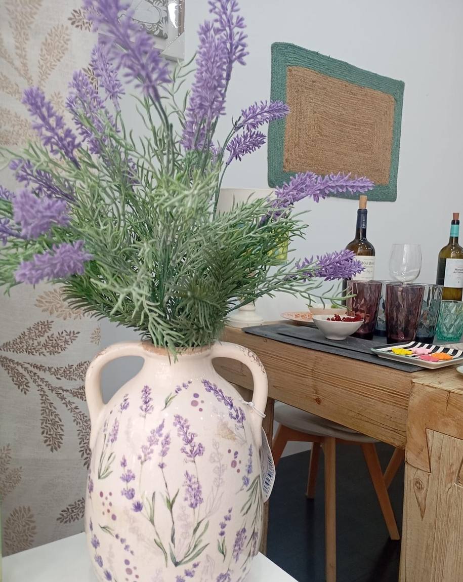 Ramo de lavanda, la misma flor que aparece en el logotipo de la tienda
